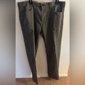 Dockers Men's Gray Straight Fit Pants size 38 x 32